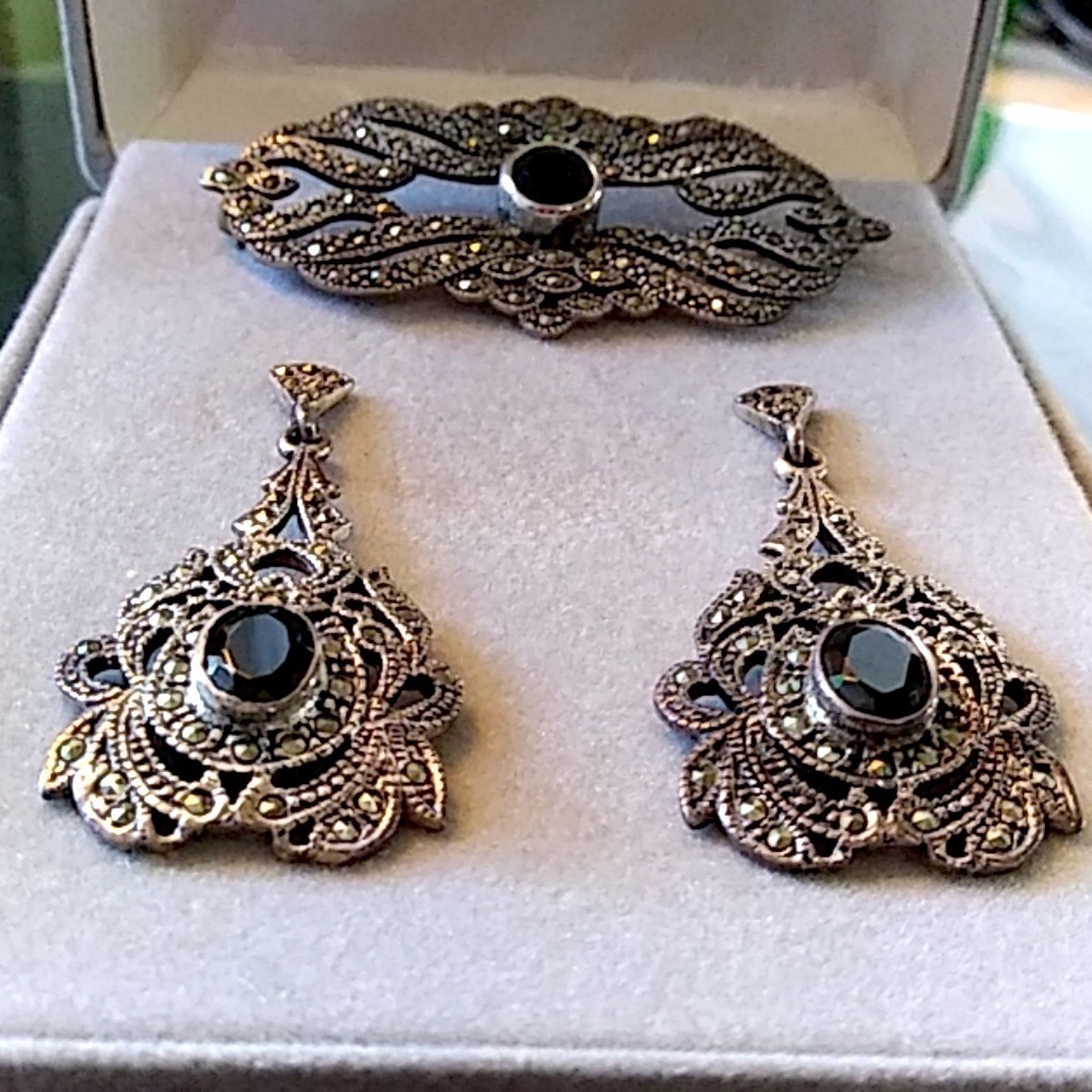 Albert David Sterling Silver, Pearls, Gems Brooch and Earring Set in Box - Picture 4 of 7